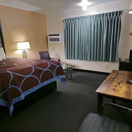 Amerivu Inn And Suites Shawano Wi Dış mekan fotoğraf