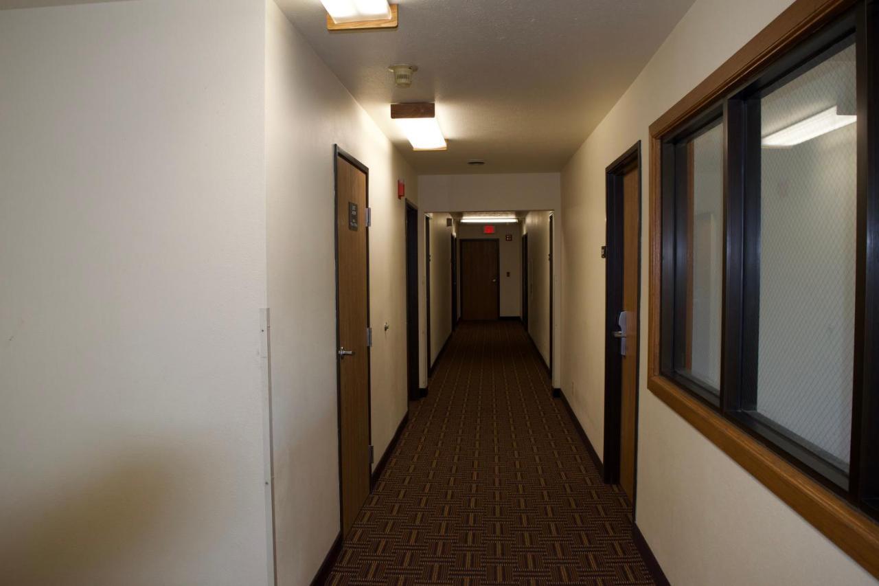 Amerivu Inn And Suites Shawano Wi Dış mekan fotoğraf