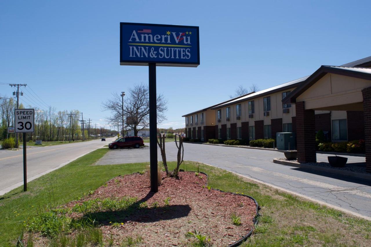 Amerivu Inn And Suites Shawano Wi Dış mekan fotoğraf