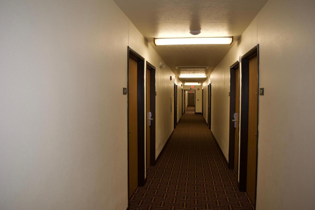 Amerivu Inn And Suites Shawano Wi Dış mekan fotoğraf