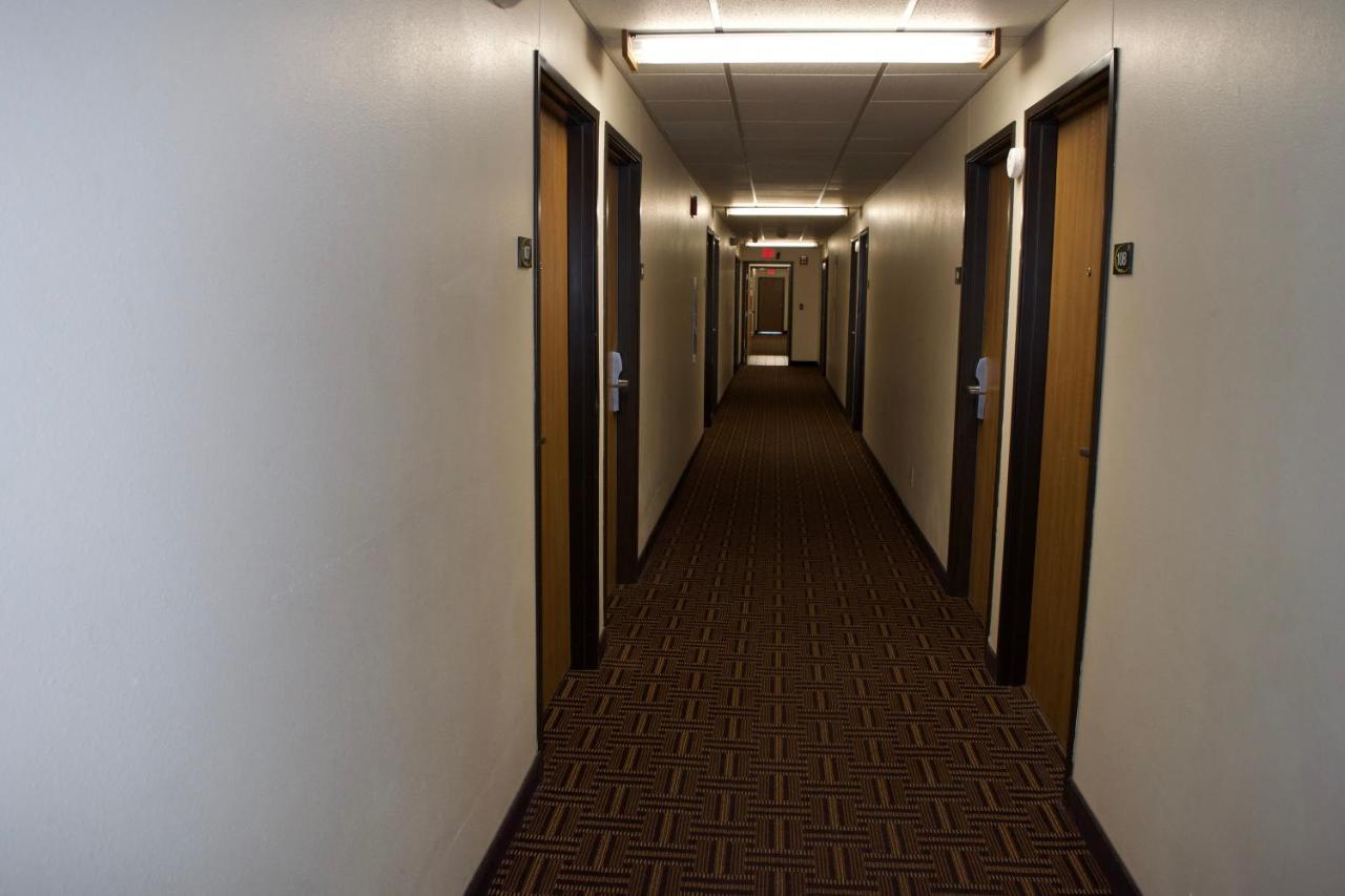 Amerivu Inn And Suites Shawano Wi Dış mekan fotoğraf