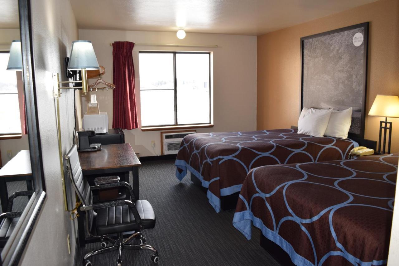 Amerivu Inn And Suites Shawano Wi Dış mekan fotoğraf