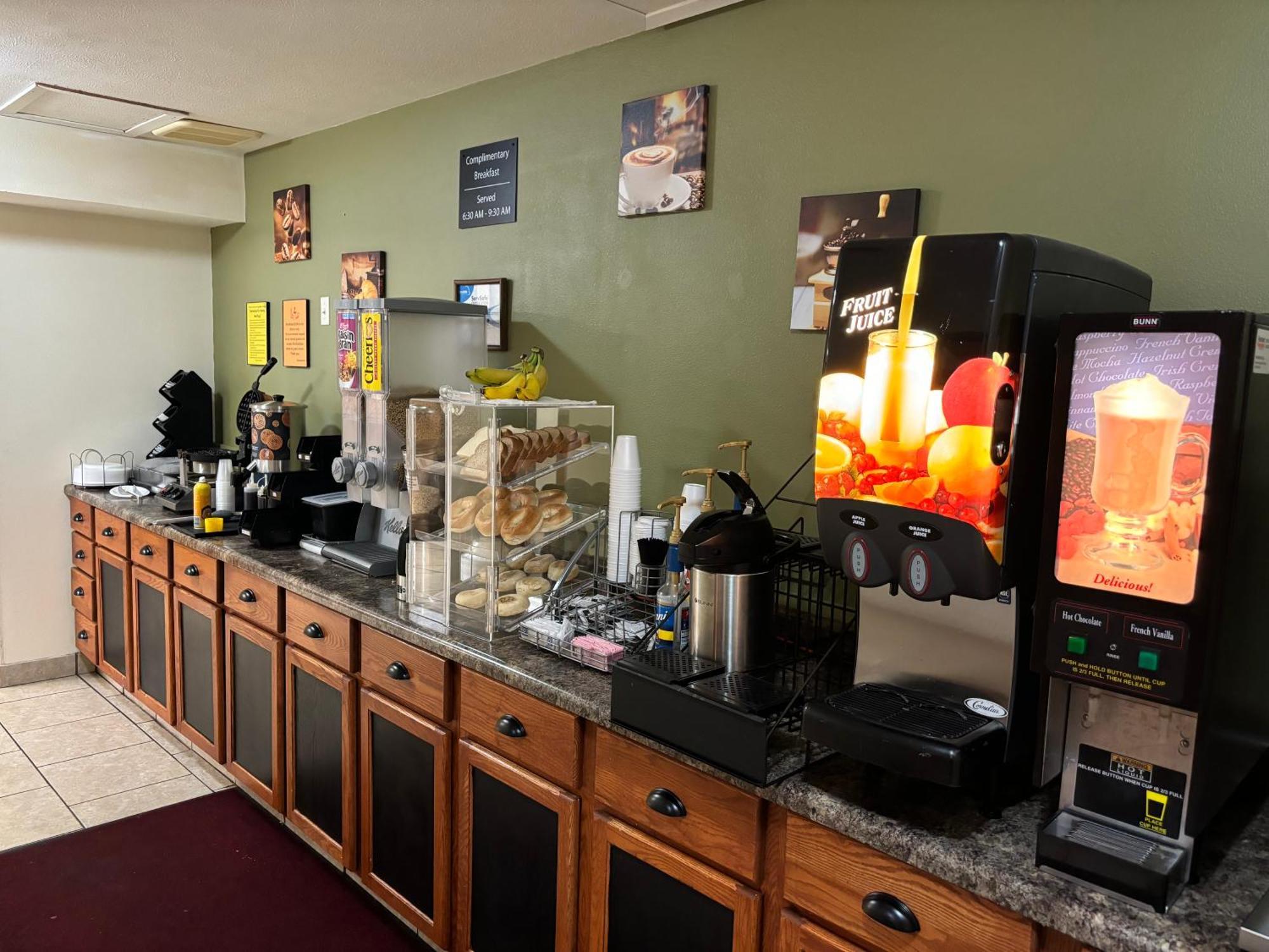 Amerivu Inn And Suites Shawano Wi Dış mekan fotoğraf